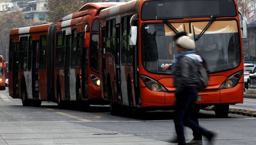 Contraloría cifra en $5,4 billones gasto en el Transantiago entre 2003 y 2016