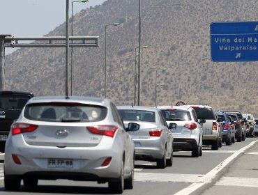 180 mil vehículos dejarán Santiago durante este sábado: Peak será entre las 10 y 14 horas