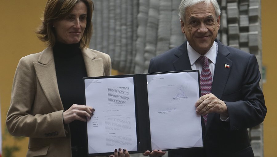 Presidente Piñera y ministra Cubillos firman proyecto de ley “Aula Segura”