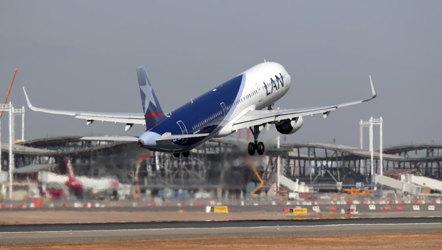 Paro nacional en Argentina obliga a aerolíneas a cancelar vuelos en nuestro país