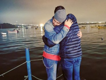 César Antonio Campos se casa !! Frente al mar y de rodillas le pidió matrimonio a su pareja