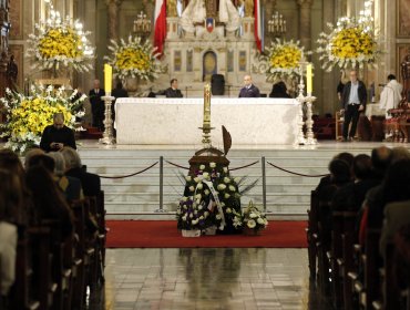 Restos de Vicente Bianchi son despedidos con misa en Catedral Metropolitana
