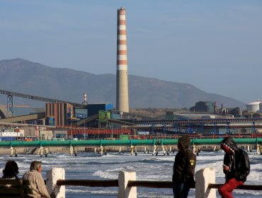 Municipalidad de Puchuncaví estudia cerrar empresas contaminantes en la zona