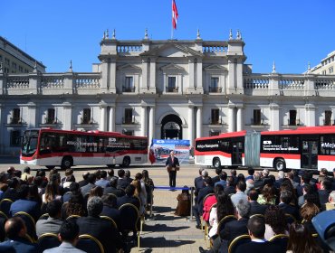 Presidente Piñera presenta nuevos buses eléctricos del Transantiago