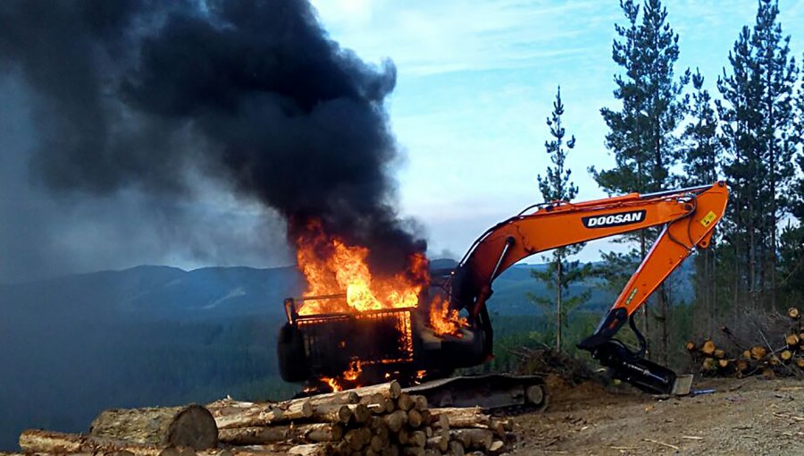 Nuevo ataque incendiario destruyó 4 máquinas forestales en La Araucanía