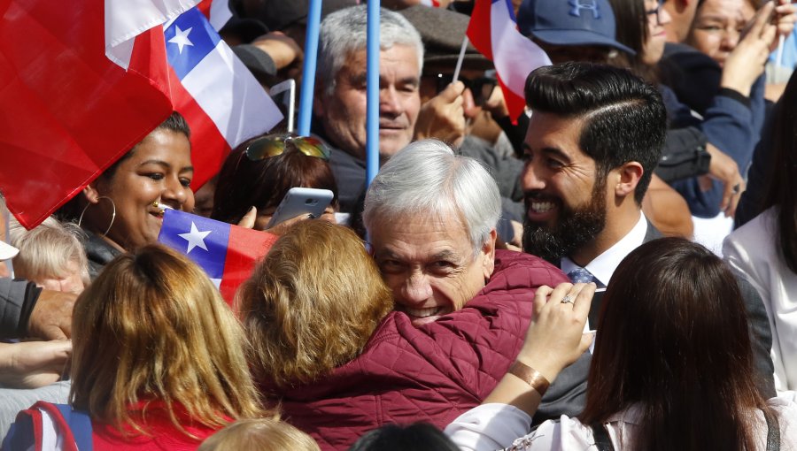 Aprobación a Piñera subió del 49 al 54%, según primera medición post La Haya