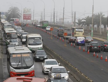 Polémica enfrenta a Esval, Serviu y Gobernadora de Valparaíso tras rotura de matriz en Avenida España