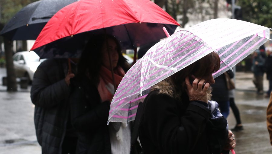 Onemi declara Alerta Temprana ante inminentes lluvias en la Región Metropolitana