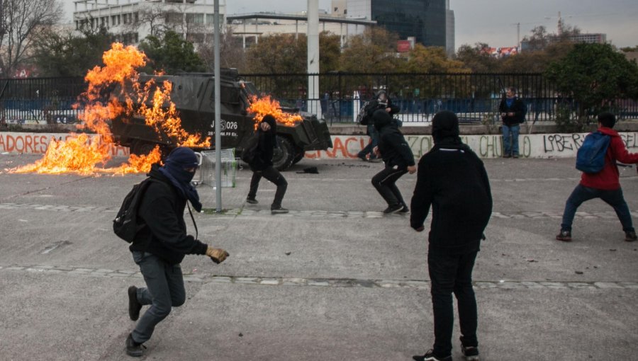 Profesora de Historia y Geografía fue detenida por portar una bomba molotov