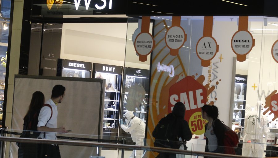 Carabineros detiene a banda que asaltó joyería en el mall Costanera Center