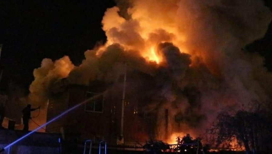 Incendio en Valparaíso: Seis casas destruidas y 30 damnificados en Cerro Las Cañas