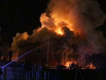 Incendio en Valparaíso: Seis casas destruidas y 30 damnificados en Cerro Las Cañas