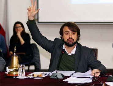 Diputado Andres Celis emplazó a Jorge Sharp que actué por la vía legal en licitación de parquímetros