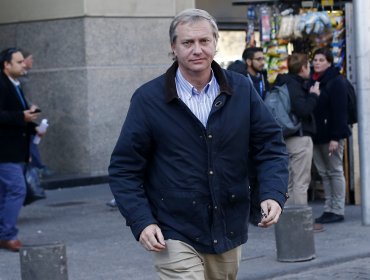 Confuso accidente de tránsito entre José Antonio Kast y ciclista en plena Ruta 5 Sur