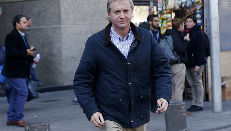 Confuso accidente de tránsito entre José Antonio Kast y ciclista en plena Ruta 5 Sur