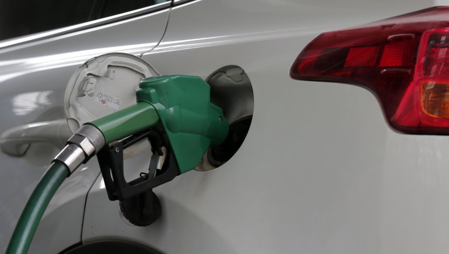 Suben todos los combustibles: Bencinas de 93 y 97 octanos subirán $ 5,8 pesos