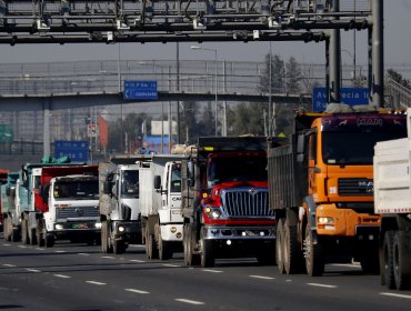 Camioneros se reunirán para analizar las constantes alzas en los combustibles