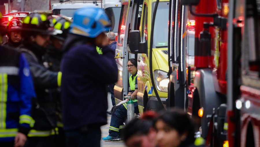 Incendio en edificio de La Cisterna dejó un saldo de 20 personas damnificadas