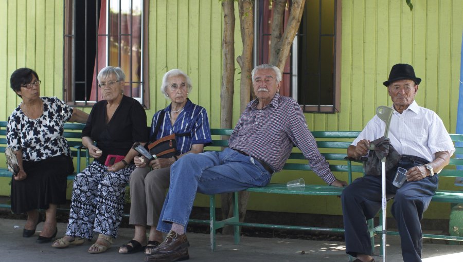 Talagante: Cursarán multas por insultar a adultos mayores