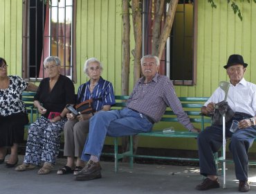 Talagante: Cursarán multas por insultar a adultos mayores