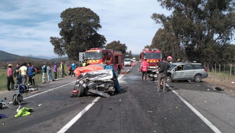 Fatal accidente en Ruta F-90: Dos muertos y al menos seis lesionados en Casablanca