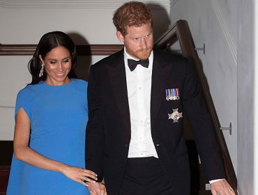 Por primera vez Meghan Markle deslumbra en Fiyi con su pequeño vientre de embarazo