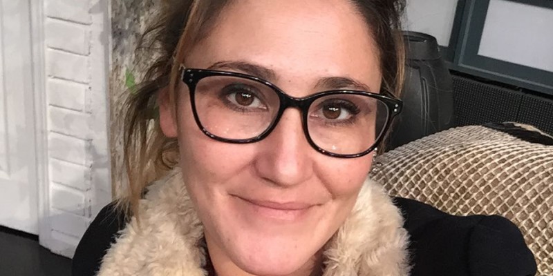Con destapada sesión fotográfica, Belén Mora deslumbra en redes sociales