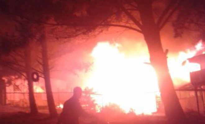 Quillota: Agreden a bomberos y a personal municipal en medio de incendio que dejó a una persona con el 90% del cuerpo quemado