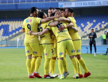 Universidad de Concepción ganó y se mantiene en la lucha por el torneo