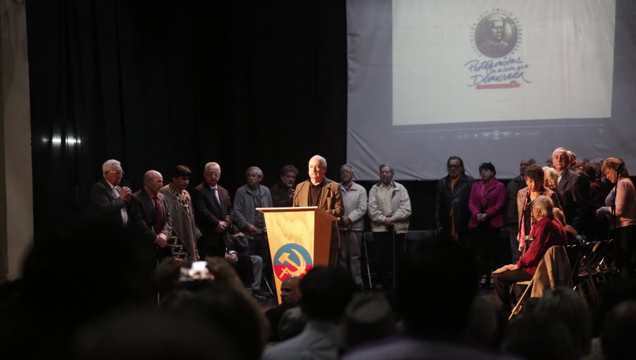 Partido Comunista realizó homenaje a militantes protagonistas de la democracia