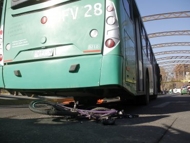 Accidente en Providencia involucró a dos automóviles y una ciclista