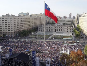 Violento ataque de anarquistas a evangélicos en "Marcha por Jesús": Carabinero herido