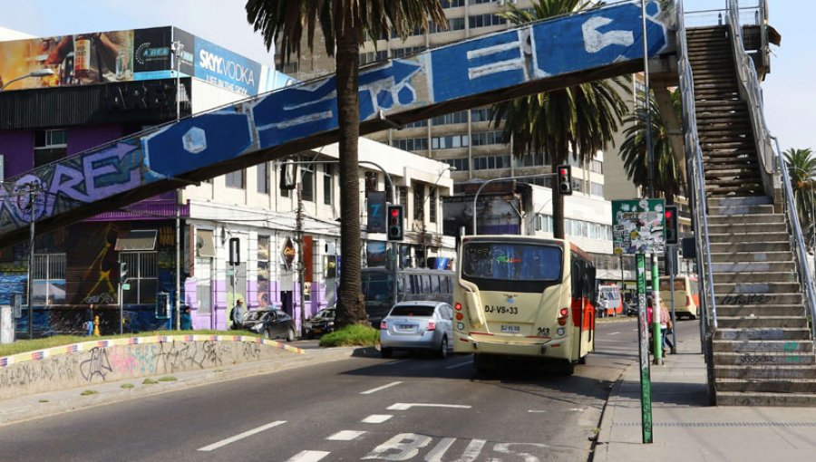 Sacarán Pasarela Bellavista en Valparaíso por constantes denuncias de asaltos e insalubridad