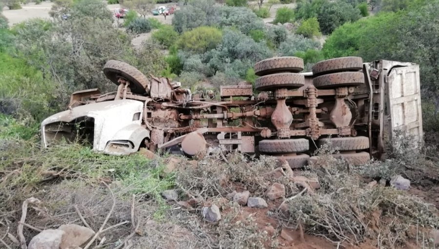 Masivo funeral para despedir a camionero que desbarrancó 250 metros en la comuna de Catemu