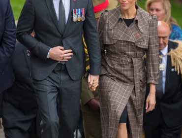 Meghan Markle se lució en Wellington con vestido maternal que no supera los 35 mil pesos chilenos