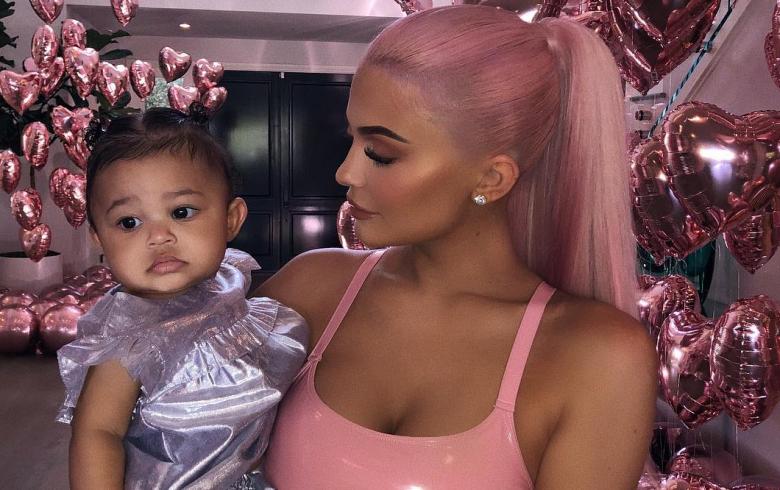 Kylie Jenner y Stormi adelantan Halloween enloqueciendo a cibernautas con disfraces a juego