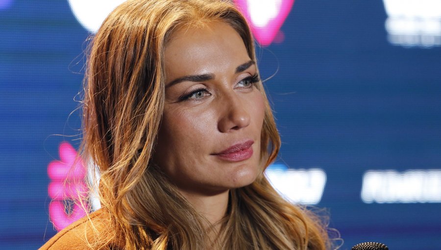 Chilevisión confirma salida de Carolina de Moras: No seguirá en el canal de Turner