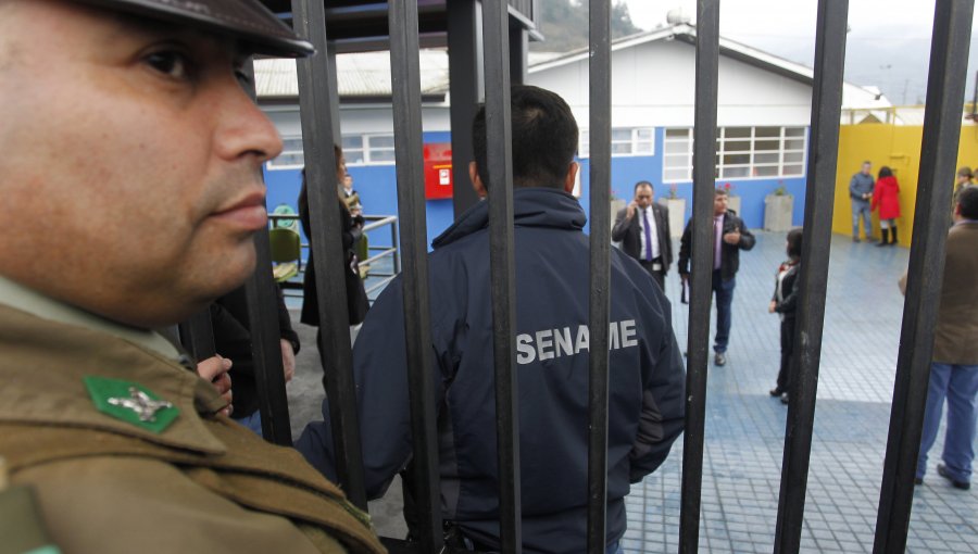 Jóvenes del Sename de Coronel encierran a educadores y se autoinflingieron heridas