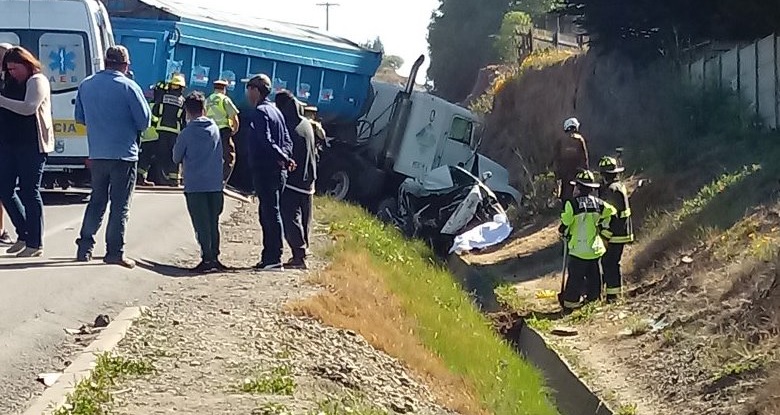 Encuentran arma al interior de vehículo accidentado en Puchuncaví donde falleció una persona