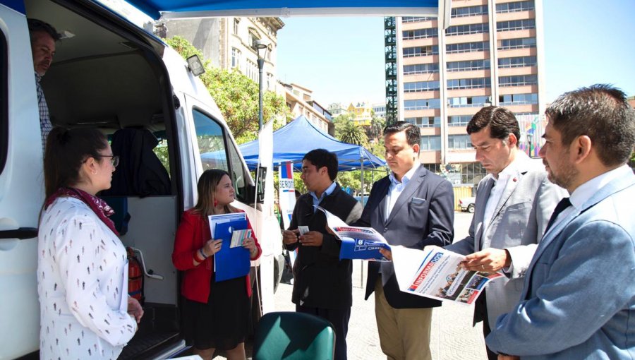 Infobus ciudadano del Gobierno inicia recorrido por la región de Valparaíso desde la Intendencia