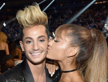 Hermano de Ariana Grande revela su relación de tres meses con dos hombres