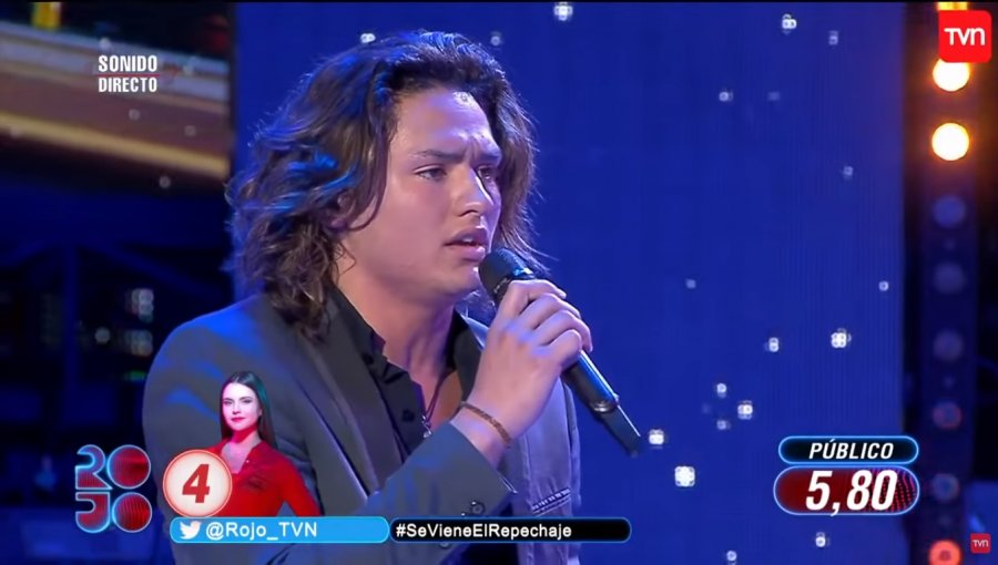 Toarii Valantin cantó junto a Emilia Dides en "Rojo" y desató una ola de críticas en redes sociales