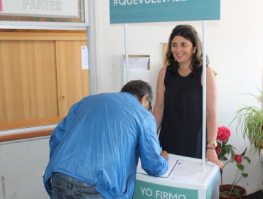 Abren campaña de recolección de firmas en Valparaíso para el retorno del moái que se mantiene en el Museo Británico