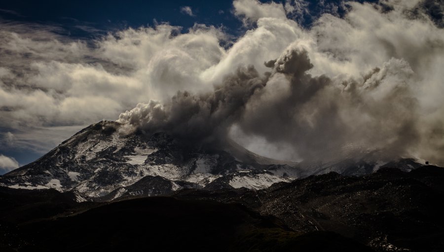 Complejo volcánico Nevados de Chillán tuvo un nuevo pulso eruptivo