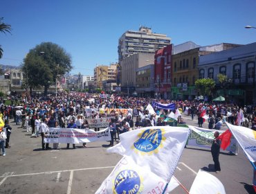 Mas de 9 mil personas marcharon por Valparaíso en nueva convocatoria de la CUT y la ANEF