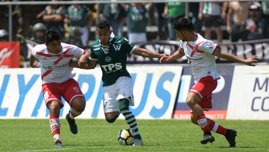 Santiago Wanderers goleó a Valdivia y aseguró su paso a la final de la liguilla