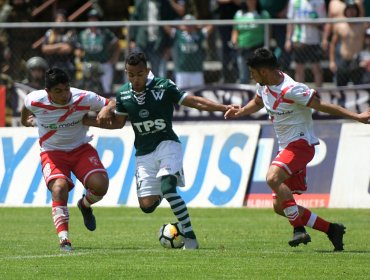 Santiago Wanderers goleó a Valdivia y aseguró su paso a la final de la liguilla