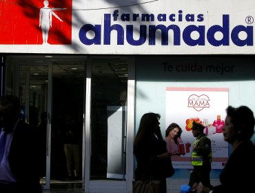 Farmacias Ahumada anuncia despido de trabajadores y el cierre de locales