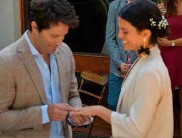 El actor Cristián Arriagada se casó en íntima ceremonia con su novia María Cecilia González