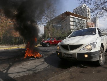 Santiago amaneció con barricadas en distintos puntos por Catrillanca y Quintero